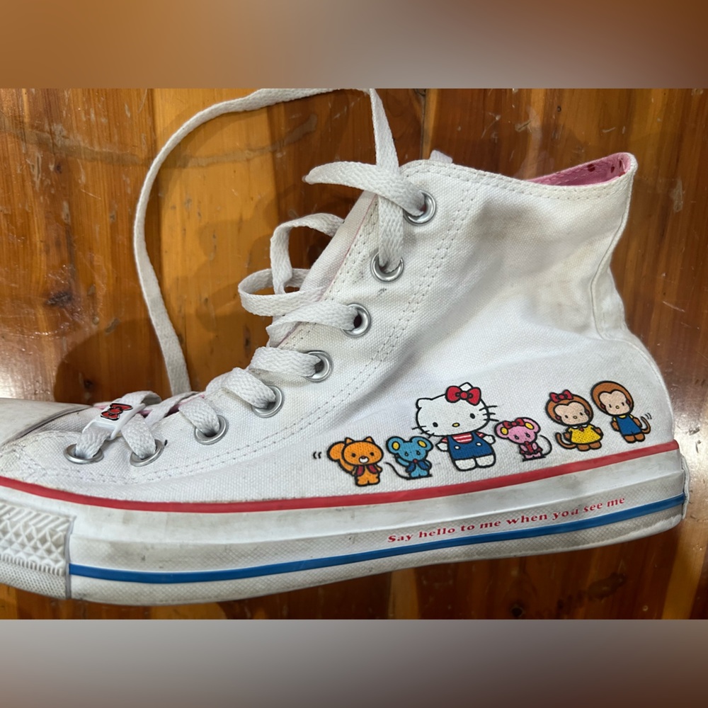 Converse Hello Kitty x Chuck Taylor All Star Canvas High Top Classic White - Picture 4 of 13
